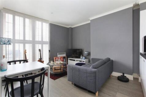 property in Clapham High Street, 
Clapham, SW4