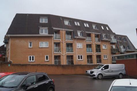 17 Lakelands Court