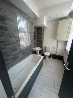 Four bedroom Student House - Albert Edward Road, L7 photo 3