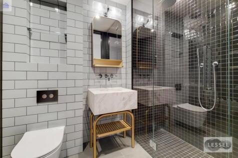 7_Shower Room-0.jpg