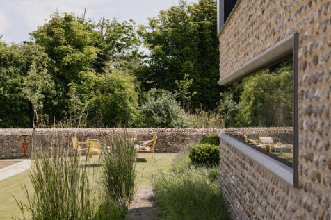 292235 - Seven Whistlers, Salthouse (exteriors)...