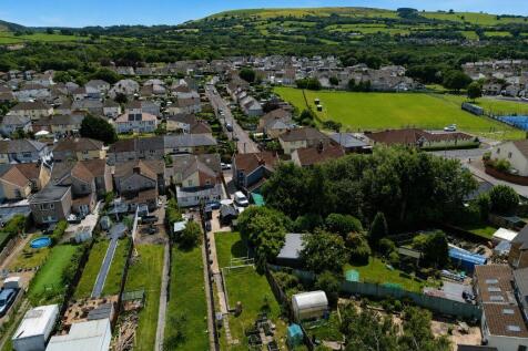 Rear Garden &amp; Surroundings