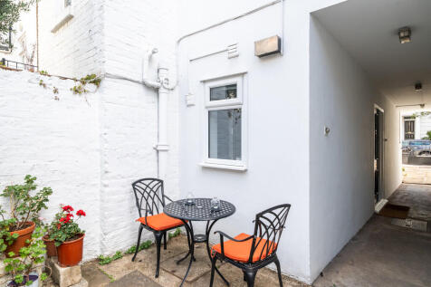 18E Gunter Grove,...