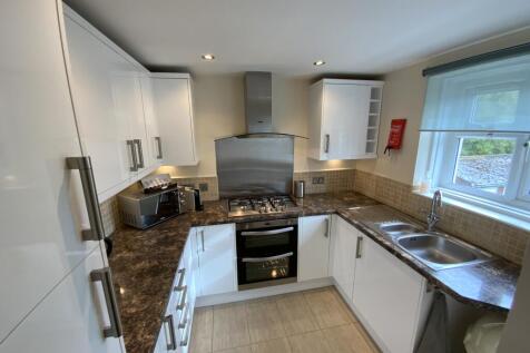 14 Tachbrook Court, Leamington Spa photo 2