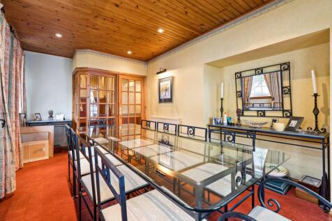 4 bed, 4 bath Detached in Glasgow - Photo 16
