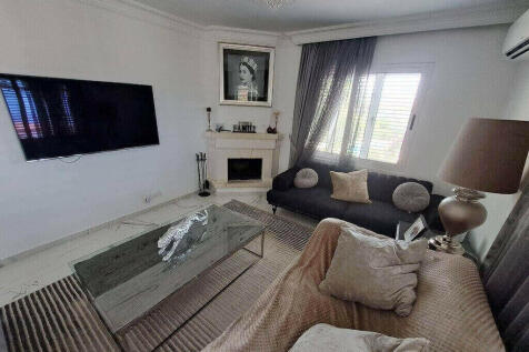 upstairs sitting roo