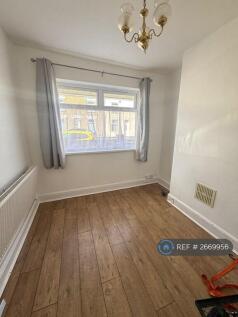 Front Bedroom (Downstairs)