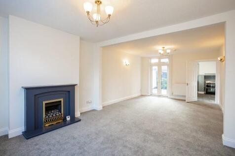 Done-14 (Large) - 3 bedroom end terraced at Meyn