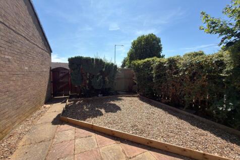 Garden to Side -2