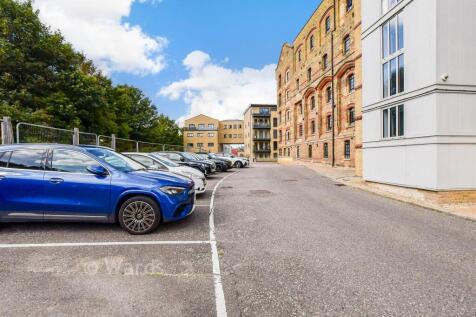 Driveway/Parking