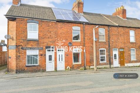 3-bed terraced on Albert Street, Grantham, NG31, £975/mo