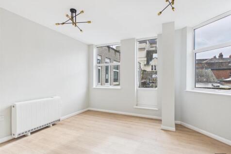 429aa9b5d4ab43a9a17d8c5e17c1835d_100_CAM02887G0-PR