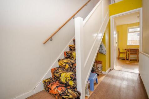 Entrance hall.jpg