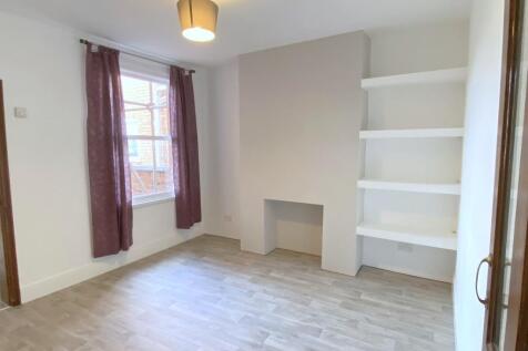 Lutterworth Road, Northampton, Northamptonshire, NN1 photo 5