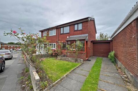 Oldham, OL9 - property photo
