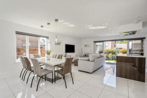 8 Hampton Gate_11.jpg