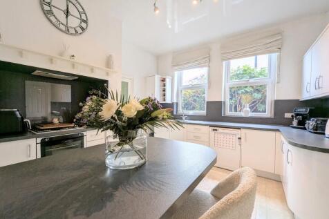 Breakfasting Kitchen