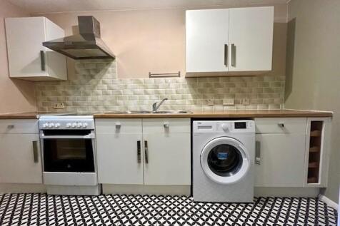 10 Townsend Close kitchen.jpg