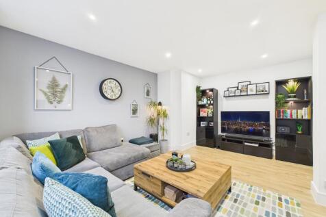 CAM02136G0-PR0497-STILL011