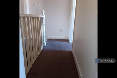 Shakespeare Road, Rotherham, S65 photo 5