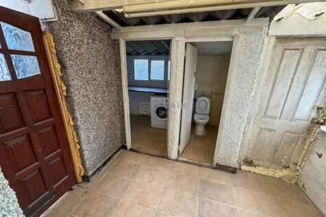 Outbuilding.jpg