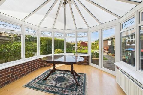 CAM02854G0-PR0352...