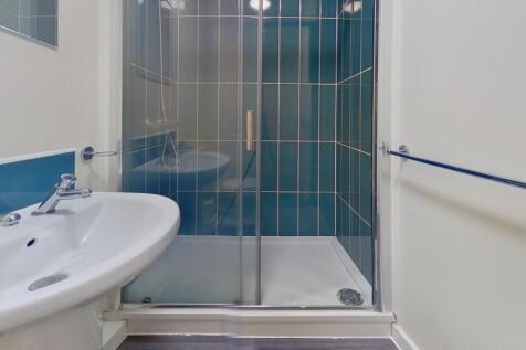 127-Avalon-Court-Bathroom