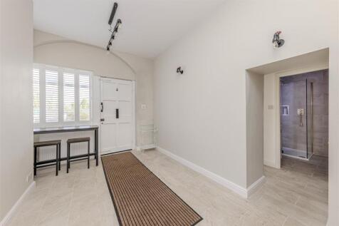 Annexe Entrance Hallway