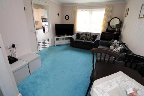 NEW LOUNGE1.JPG