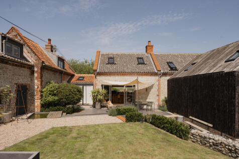 292220 - Seven Whistlers, Salthouse (exteriors)...