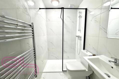 Raynor Close - Shower Room.jpg