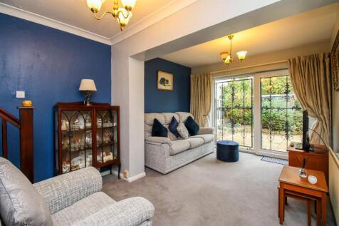 SITTING ROOM/POTENTIAL BEDROOM