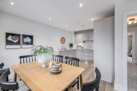 Kitchen / Dining