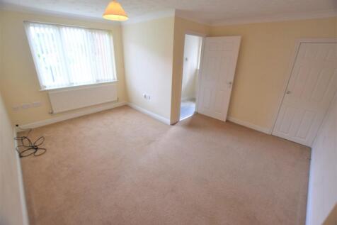 Sycamore Drive, IP28 photo 3