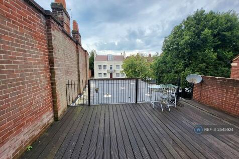 Balcony Platform (Charles Dickens Birthplace)