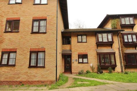 Hallingbury Court, E17