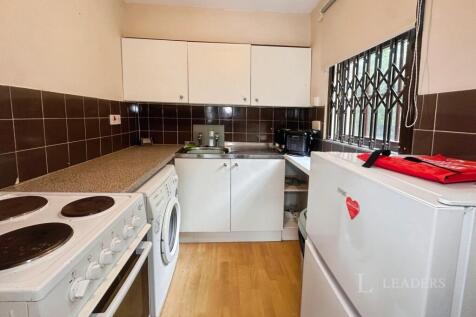 Rea Valley Drive, B31 photo 4