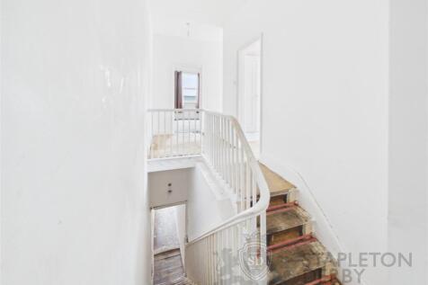 CAM04645G0-PR0112-STILL013.jpg