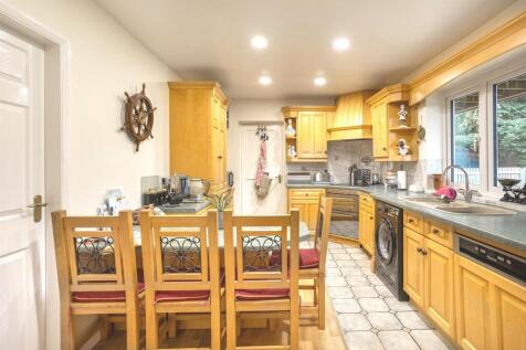 Zoom Info DeleteLink to a Room... Gable Ends, Bird