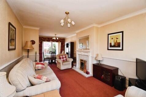Lounge / dining room