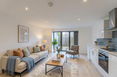 Living Room / Kitchen