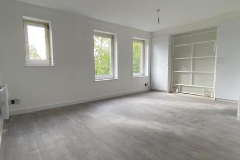 Lounge/Bedroom Area