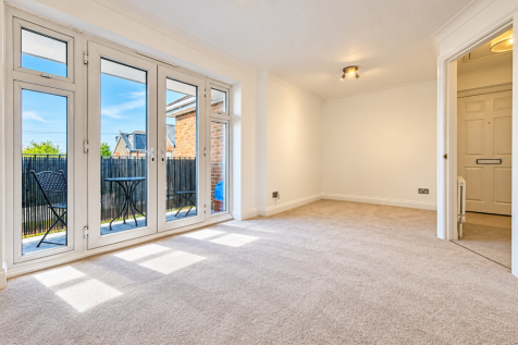 Tylers Court, Junction Road, Warley, Essex photo 5