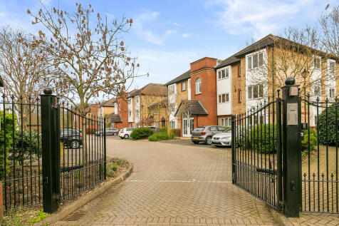 96 Riverside Cour...