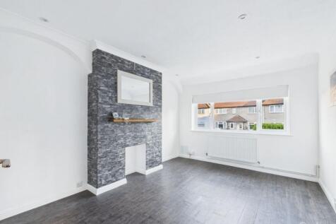 Coulsdon Place, Caterham photo 3