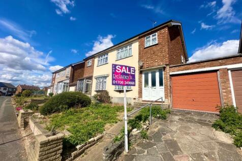Romford, RM3 - property photo