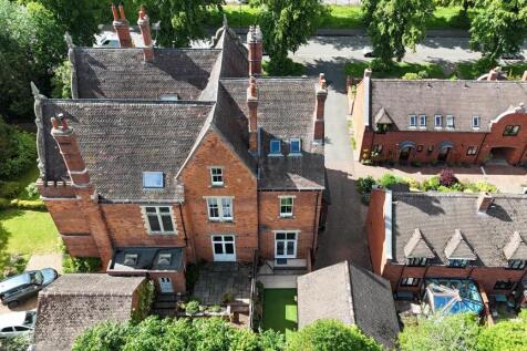 14 The Grange Mews Leamington Spa-4-2.jpg