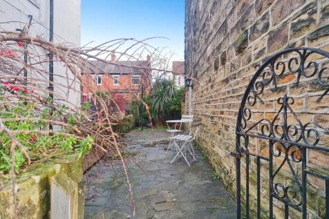 f83702a5-10000601...