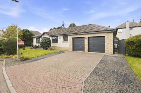 15 Fyfe-Jamieson, Forfar (39 of 42).jpg