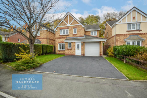 Move in Ready Spacious Four Bedroom Detached Prop